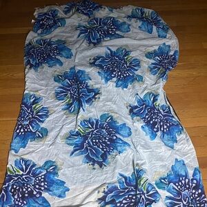 Floral Blue and White  throw
